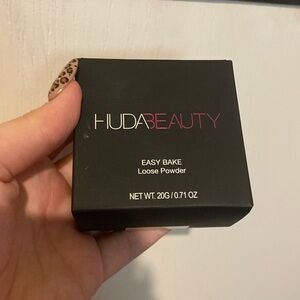 Brand new! HUDA BEAUTY EASY BAKE Loose Powder in shade Banana Bread